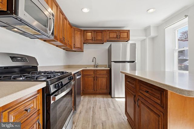 411 S CHESTER ST, Baltimore, MD 21231