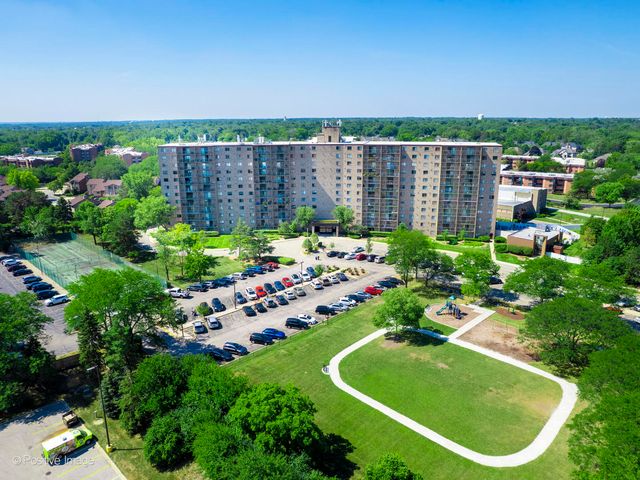 6340 Americana Drive 310, Willowbrook, IL 60527