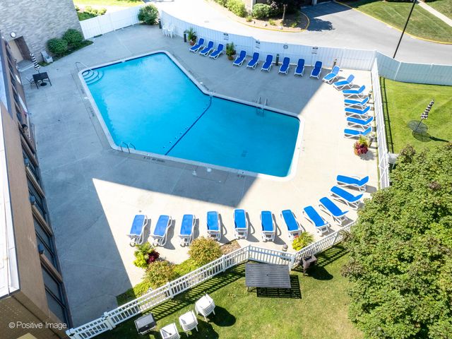 6340 Americana Drive 310, Willowbrook, IL 60527