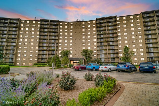 6340 Americana Drive 310, Willowbrook, IL 60527
