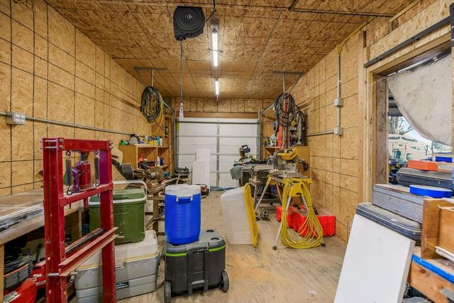 101 Jefferson Avenue, East Lynne, MO 64743