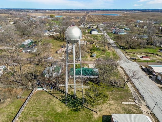 101 Jefferson Avenue, East Lynne, MO 64743