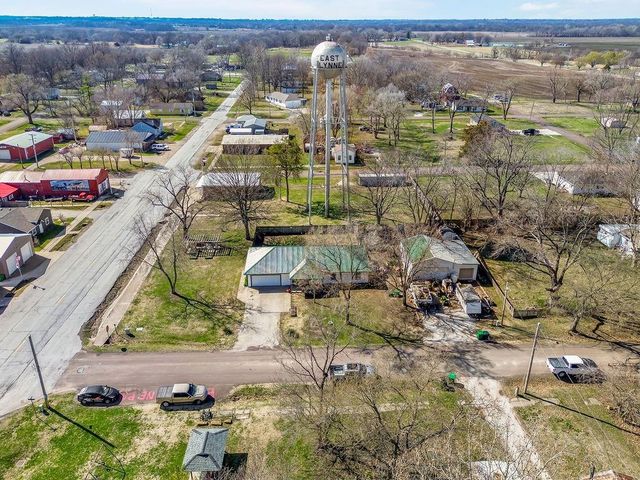 101 Jefferson Avenue, East Lynne, MO 64743