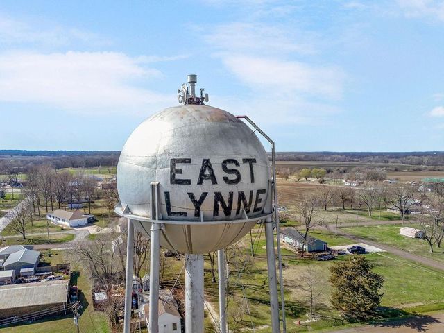 101 Jefferson Avenue, East Lynne, MO 64743