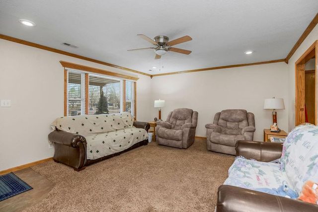 101 Jefferson Avenue, East Lynne, MO 64743