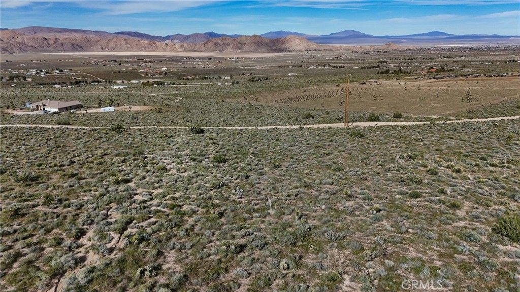 Image 5 of property listing at 713 Kinglet Road, Apple Valley, CA 92308