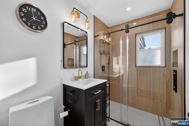 96 Lynwood Road, Verona, NJ 07044