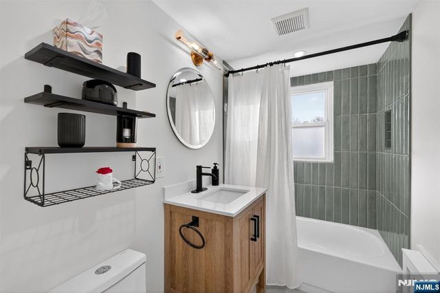 96 Lynwood Road, Verona, NJ 07044