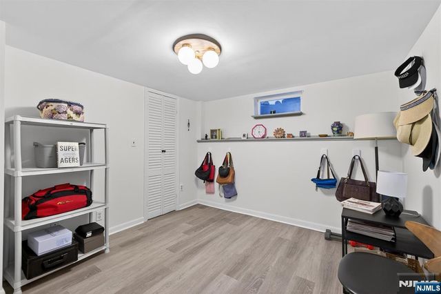 96 Lynwood Road, Verona, NJ 07044