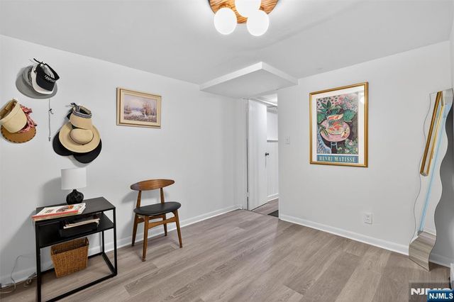 96 Lynwood Road, Verona, NJ 07044