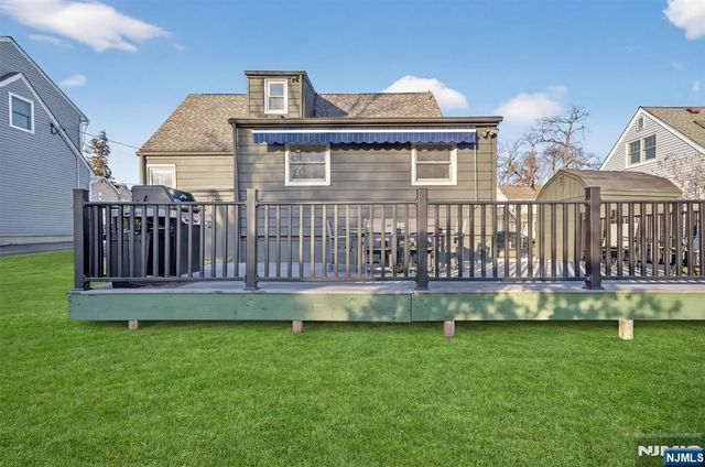 96 Lynwood Road, Verona, NJ 07044