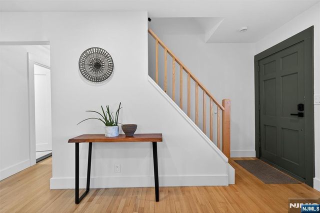 96 Lynwood Road, Verona, NJ 07044