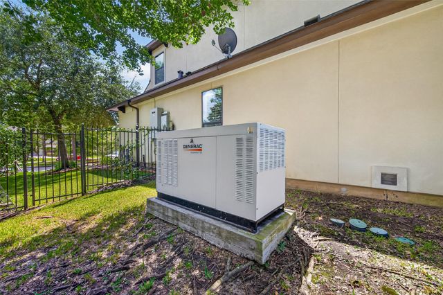 6 Yarbrough Bend Court, Spring, TX 77389
