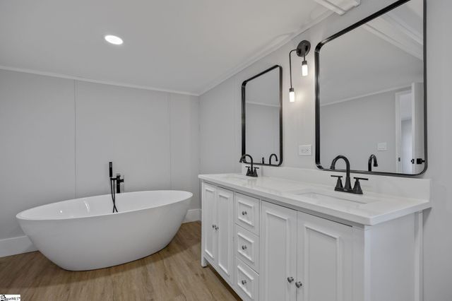 310 Walnut Court, Fountain Inn, SC 29644