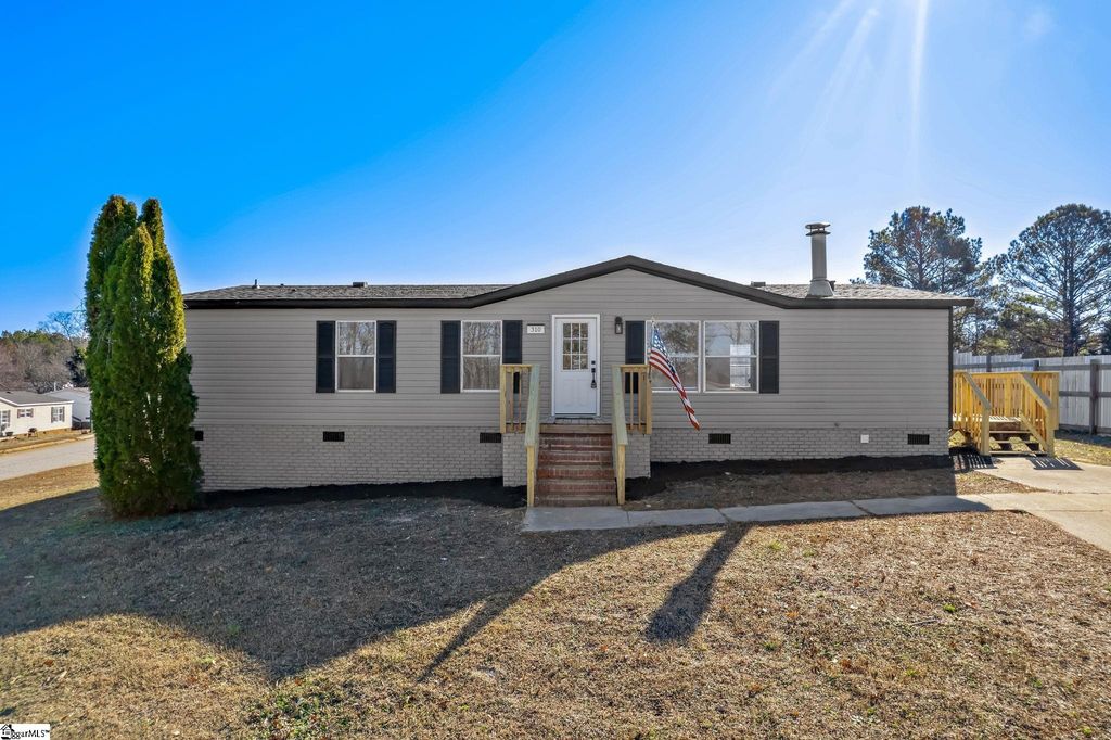 310 Walnut Court, Fountain Inn, SC 29644