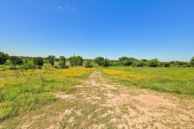 19811 W Ranch Road 152 RD, Llano, TX 78643