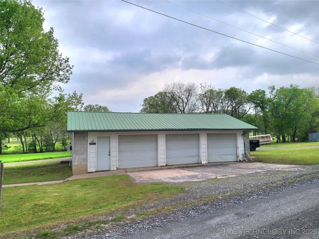 1950 Cedar Bluff Road, Fort Gibson, OK 74434