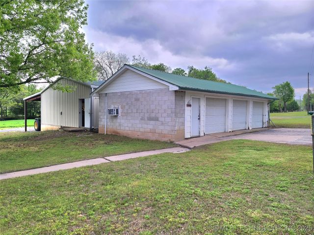 1950 Cedar Bluff Road, Fort Gibson, OK 74434