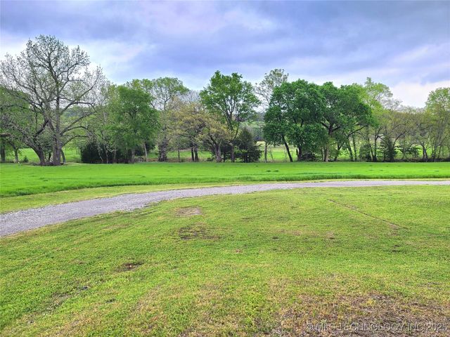 1950 Cedar Bluff Road, Fort Gibson, OK 74434