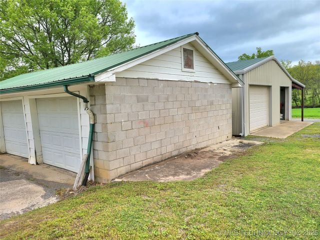 1950 Cedar Bluff Road, Fort Gibson, OK 74434