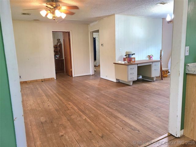 1950 Cedar Bluff Road, Fort Gibson, OK 74434