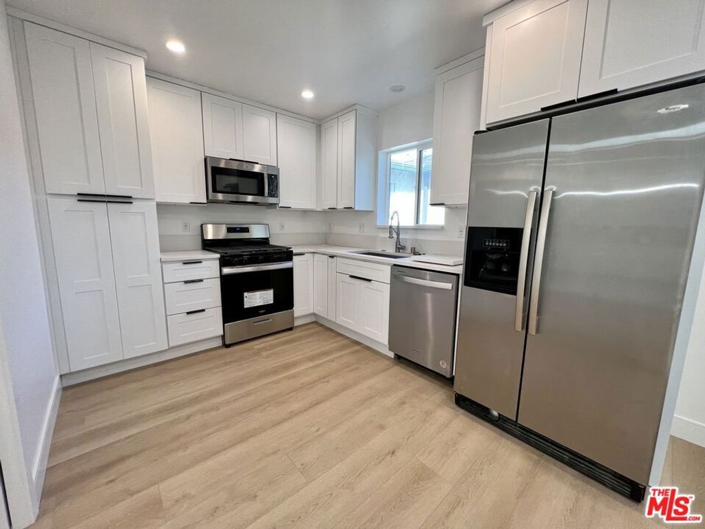 8217 Barnsley Avenue, Los Angeles, CA 90045