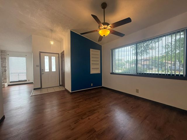 295 295 Mooring CIR A, Lakeway, TX 78734