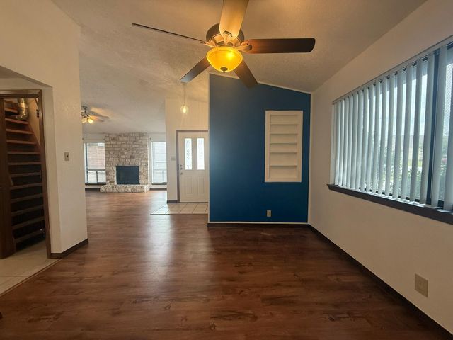 295 295 Mooring CIR A, Lakeway, TX 78734