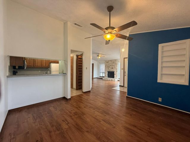 295 295 Mooring CIR A, Lakeway, TX 78734