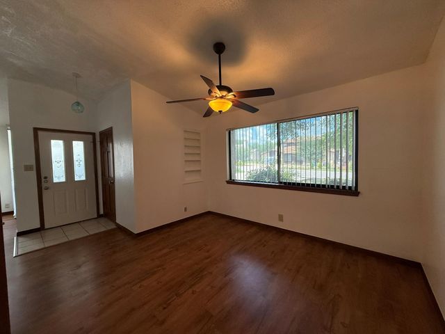 295 295 Mooring CIR A, Lakeway, TX 78734