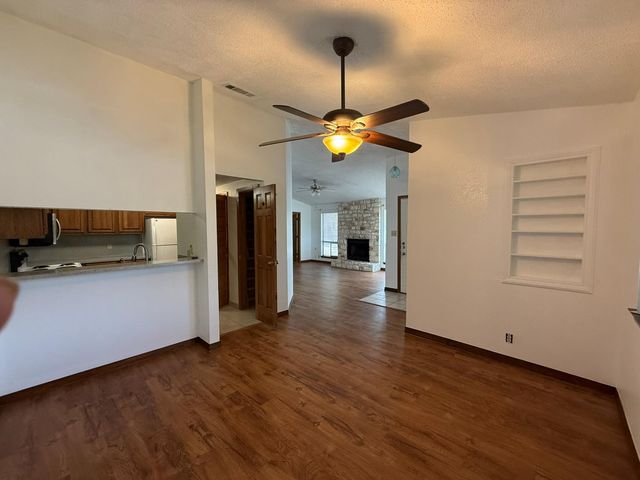 295 295 Mooring CIR A, Lakeway, TX 78734