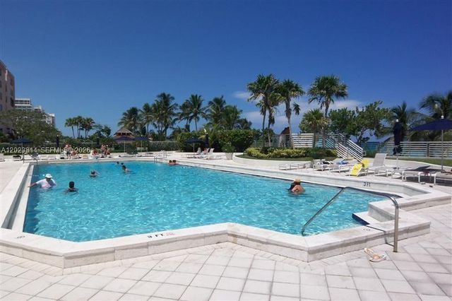 5161 Collins Ave 502, Miami Beach, FL 33140