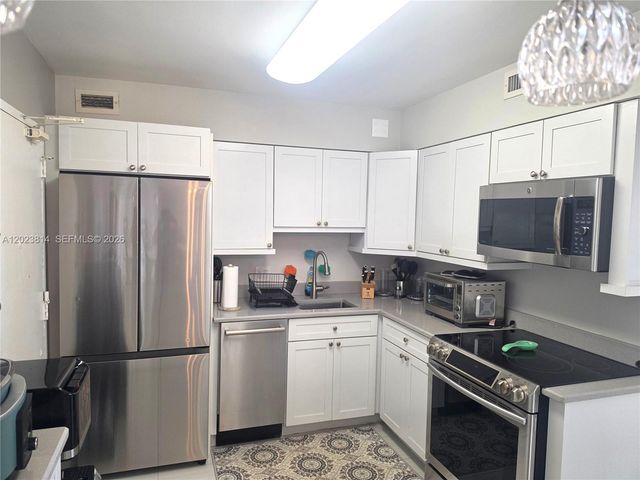 5161 Collins Ave 502, Miami Beach, FL 33140
