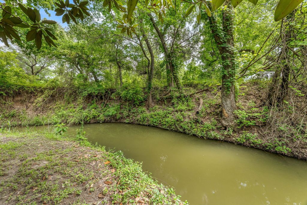 2917 Waterwood Court, Granbury, TX 76048