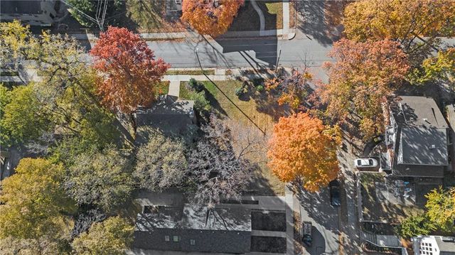 1118 W 48th Street, Kansas City, MO 64112