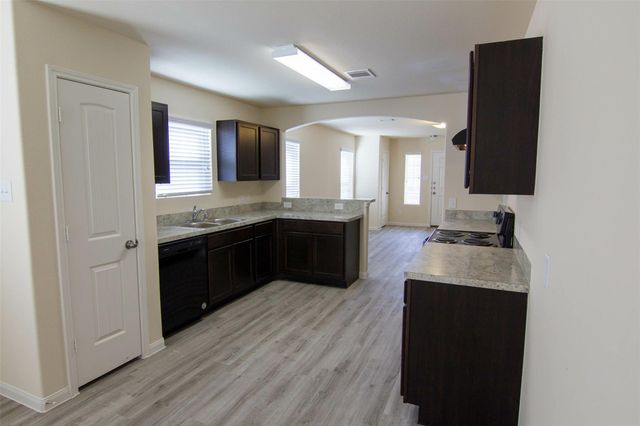 8614 Doris Oaks Circle, Houston, TX 77028