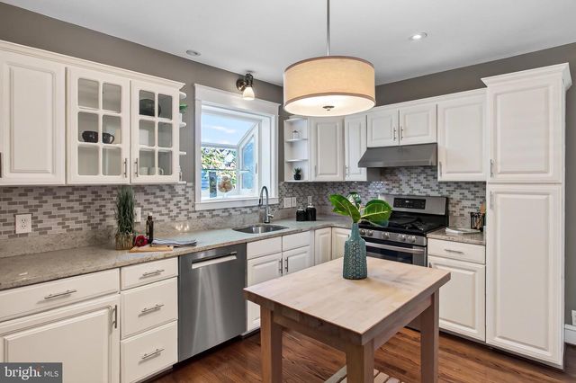 210 S BARTON ST S, Arlington, VA 22204