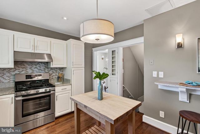 210 S BARTON ST S, Arlington, VA 22204