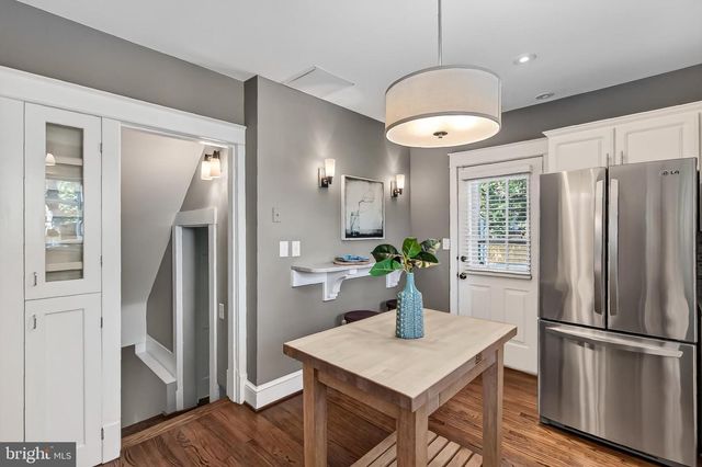 210 S BARTON ST S, Arlington, VA 22204
