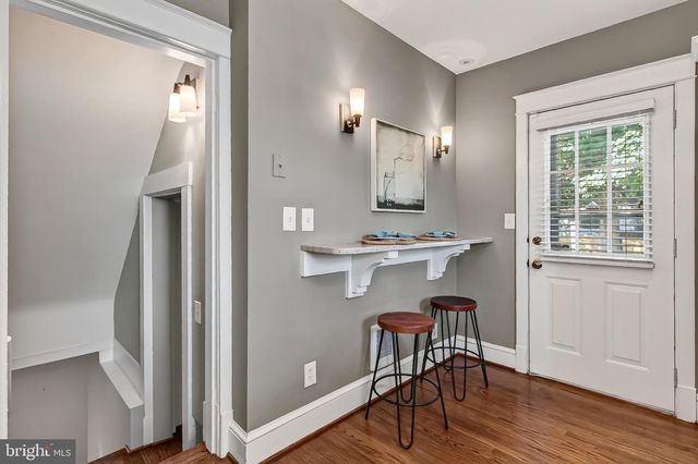 210 S BARTON ST S, Arlington, VA 22204