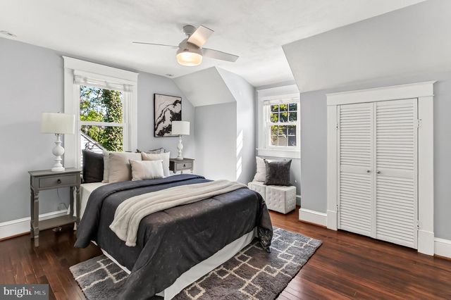 210 S BARTON ST S, Arlington, VA 22204
