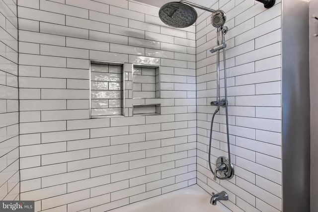 210 S BARTON ST S, Arlington, VA 22204