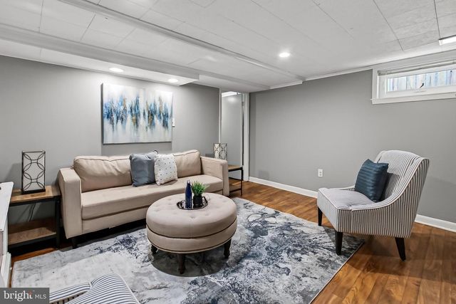 210 S BARTON ST S, Arlington, VA 22204