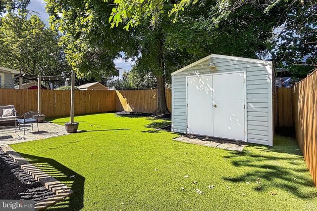 210 S BARTON ST S, Arlington, VA 22204