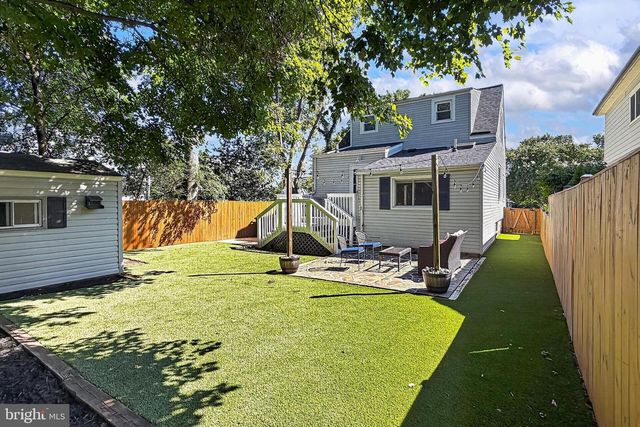 210 S BARTON ST S, Arlington, VA 22204