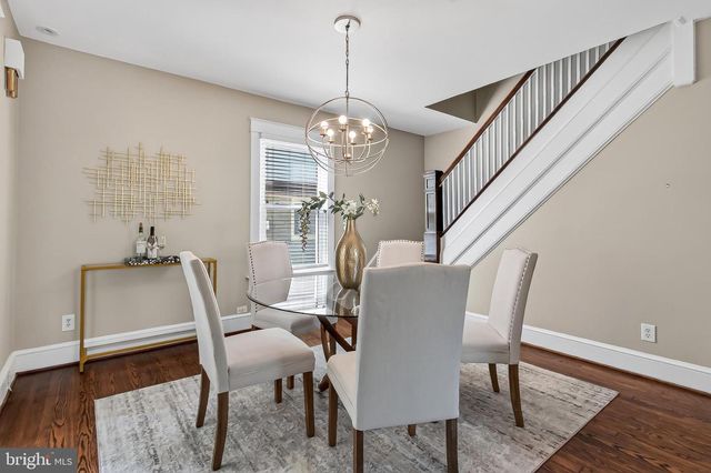 210 S BARTON ST S, Arlington, VA 22204