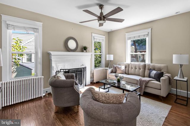 210 S BARTON ST S, Arlington, VA 22204