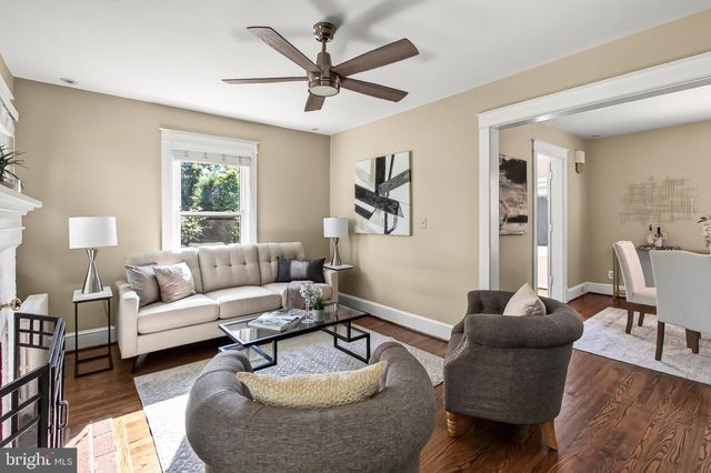 210 S BARTON ST S, Arlington, VA 22204