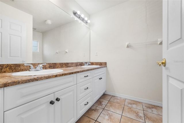 1571 NW 29TH ROAD 3, Gainesville, FL 32605