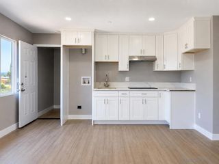 2421 Balboa Vista Dr 2, Oak Park, CA 92105